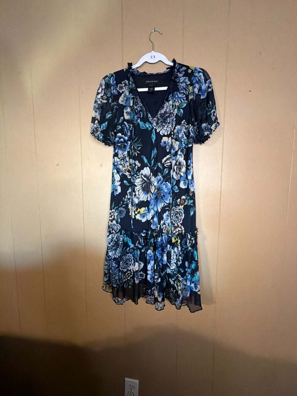 Stella & Julie Floral Print Chiffon Ruffle V-Neck Mini Dress